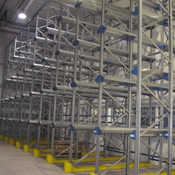 12798_drive-in-pentru-paleti